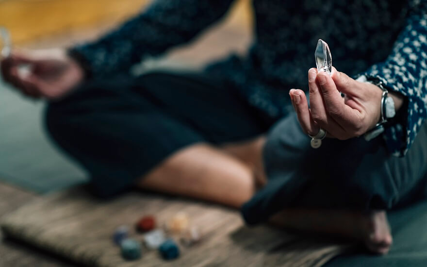 Медитация с натуральными камнями для гармонизации сахасрары